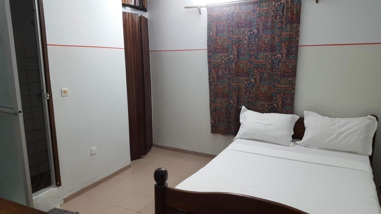 Academia Hotel Lomé Exteriör bild