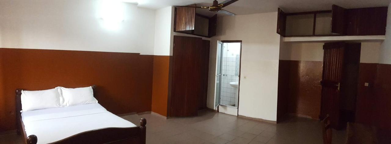 Academia Hotel Lomé Exteriör bild